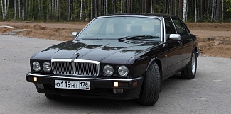   DAIMLER XJ40